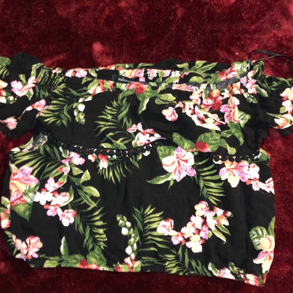 Crop top flower shirt